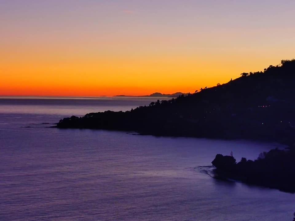 Romantic Casa Lorenzina Affittacamere Ventimiglia Eksteriør bilde