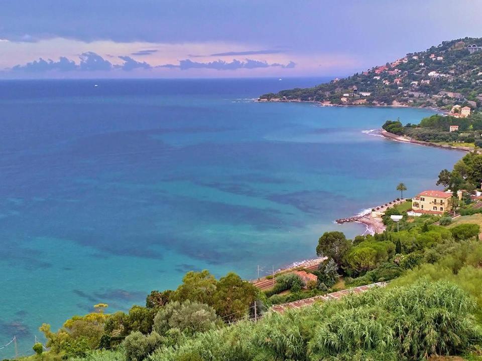 Romantic Casa Lorenzina Affittacamere Ventimiglia Eksteriør bilde