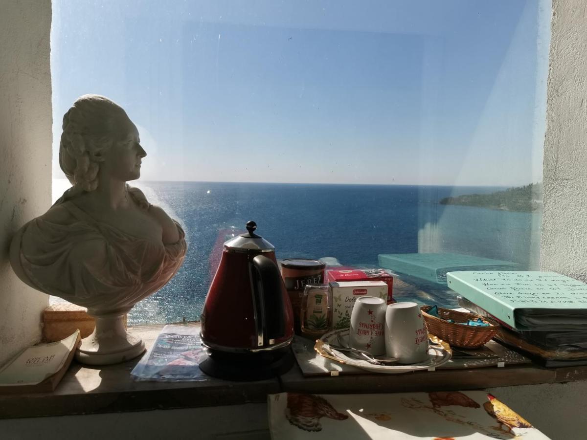 Romantic Casa Lorenzina Affittacamere Ventimiglia Eksteriør bilde